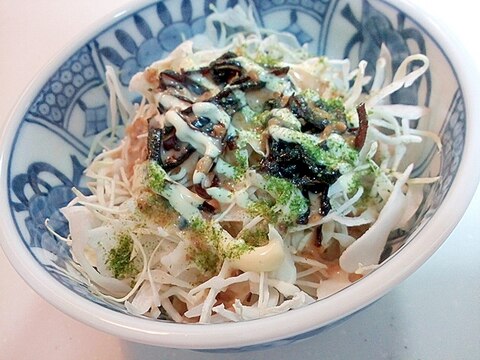 千切りキャベツと昆布佃煮のごまマヨサラダ